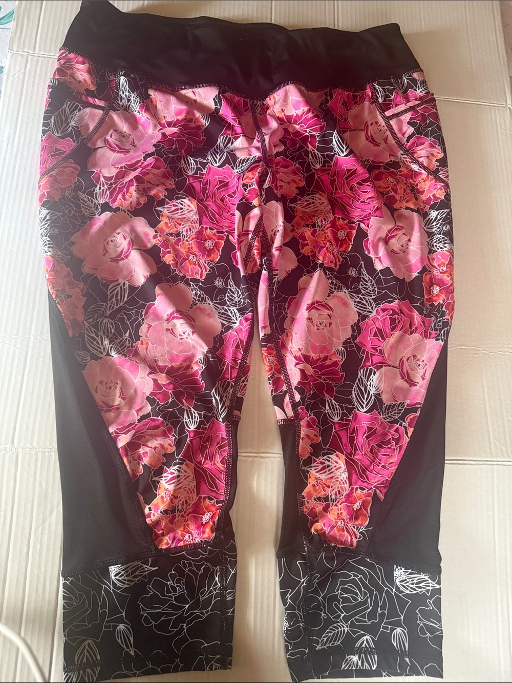 Danskin pink and black floral stretch workout capri leggings XL (16-18)